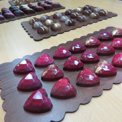 طرز تهیه شکلات بن بن