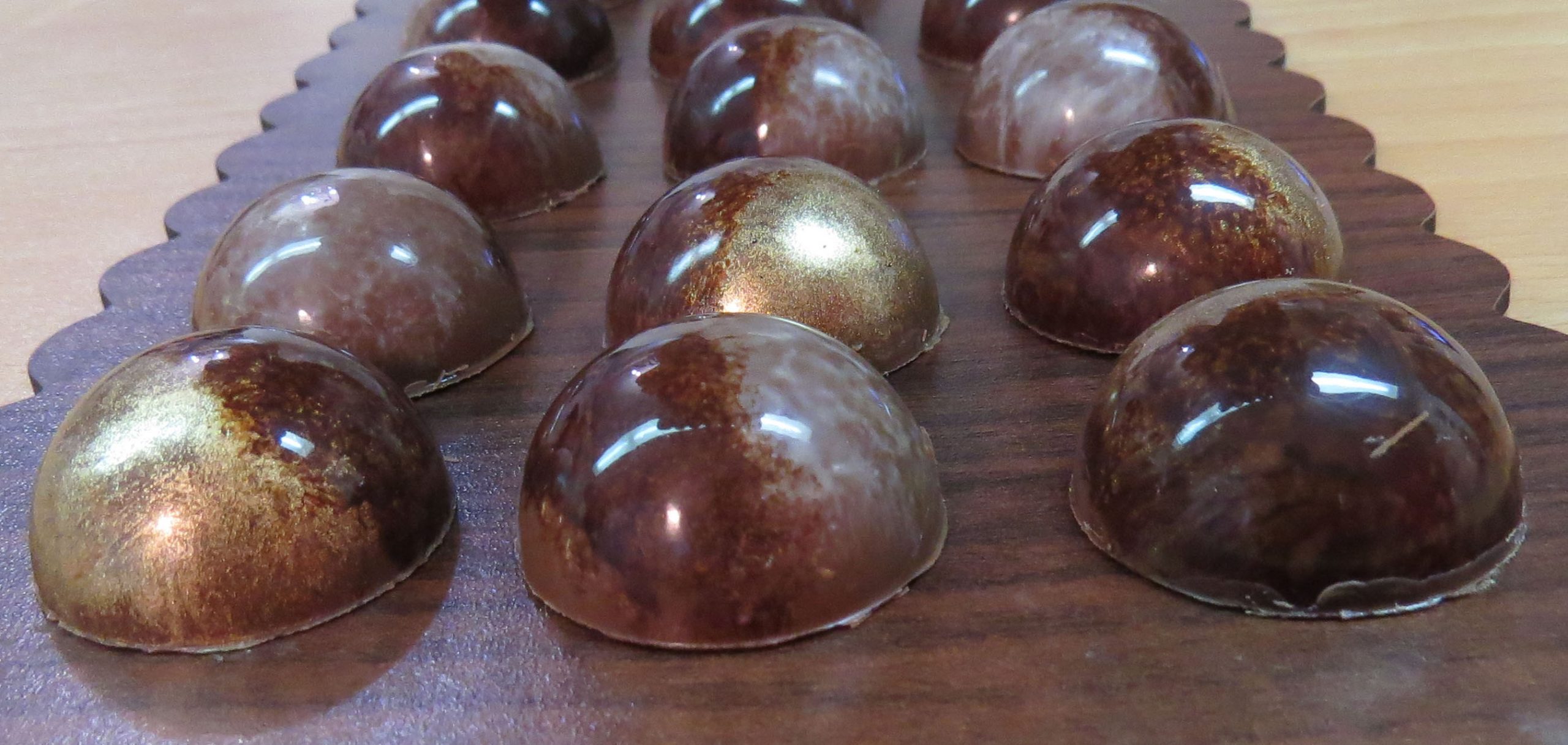 شکلات بن بن قالبی