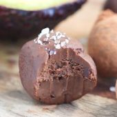 طرز تهیهی ترافل شکلاتی با کیک